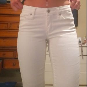 White Skinny Jeans🌼